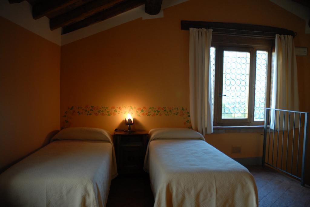 Agriturismo La Costa كريما الغرفة الصورة